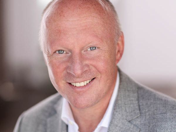 Portraitaufnahme Bürgermeister Dr. Jens Bülthuis
